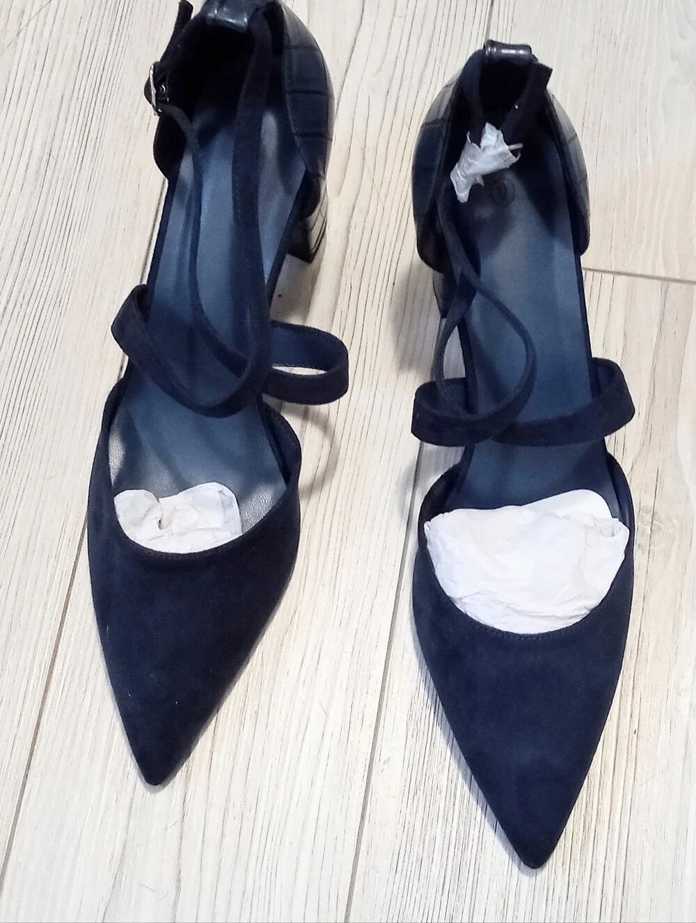 (69-4880) Women's Navy Heels Sz 9 - Picture 11 of 12